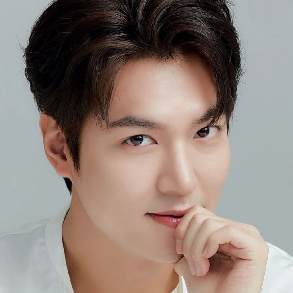 イ・ミンホの最近の活動ショット