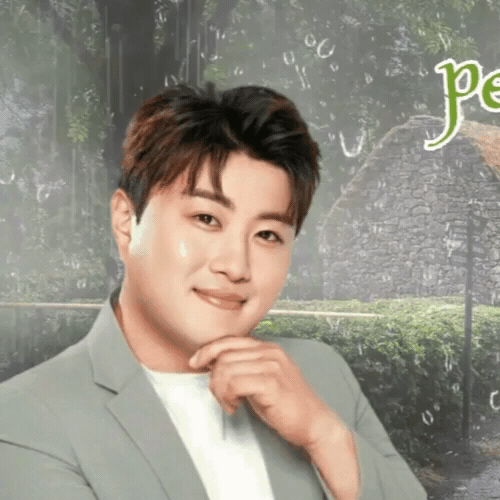 粉丝拍下的金浩中瞬间