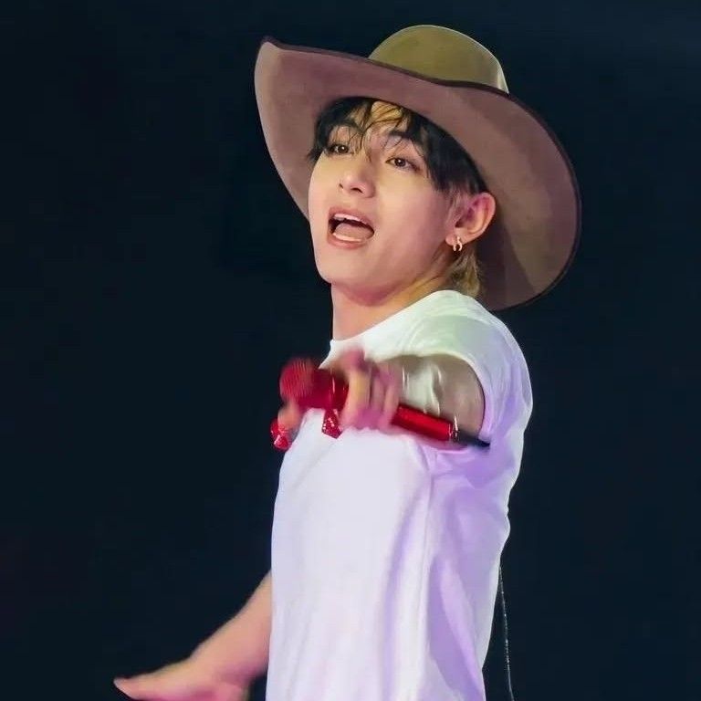 Recent activity shot of Kim Taehyung (V)
