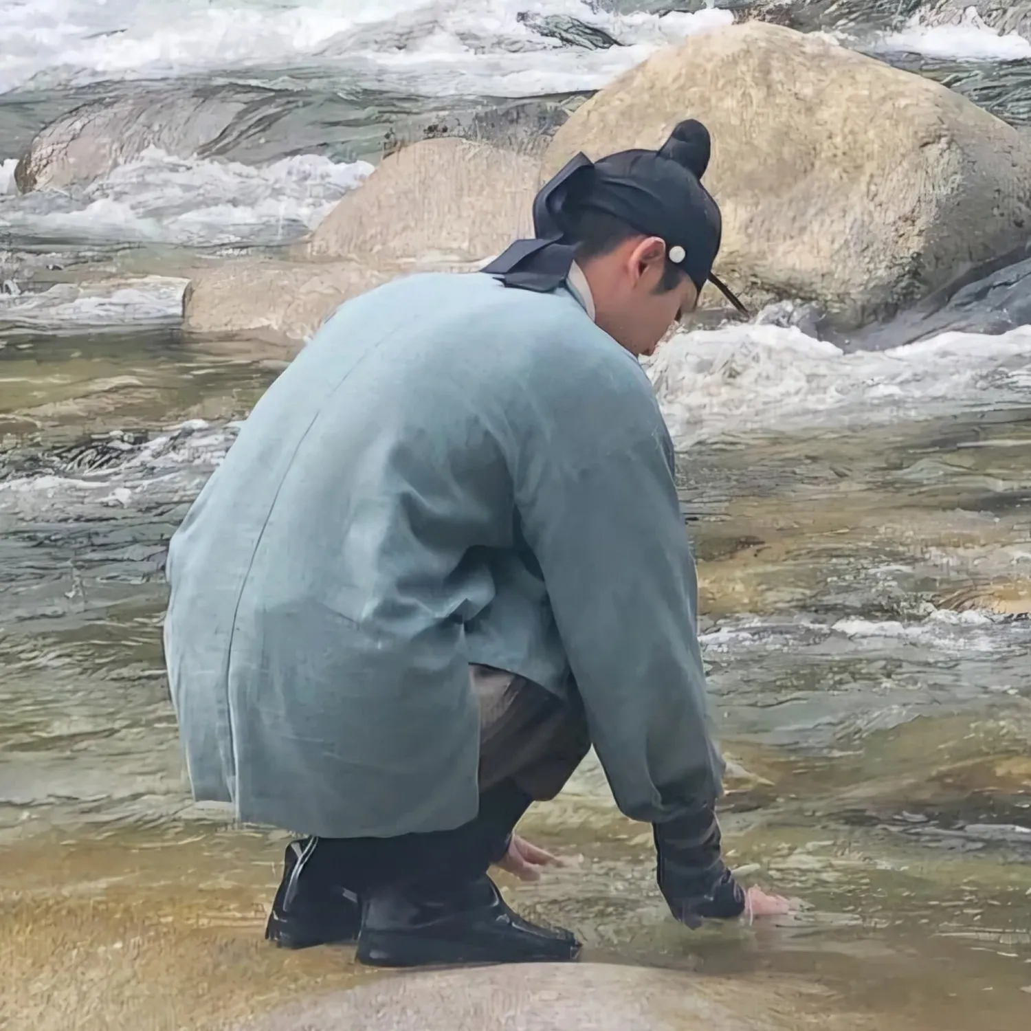 Momen yang diabadikan oleh penggemar Rowoon