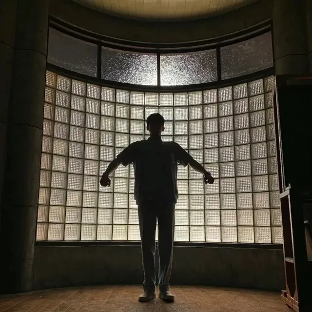 粉絲拍下的金秀賢瞬間