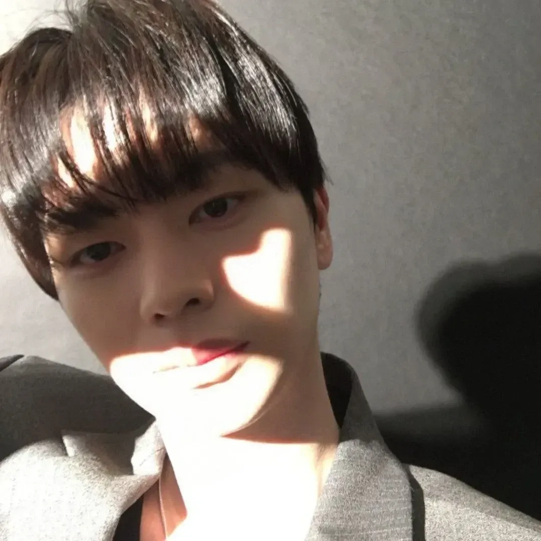 Recent activity shot of Yook Sungjae