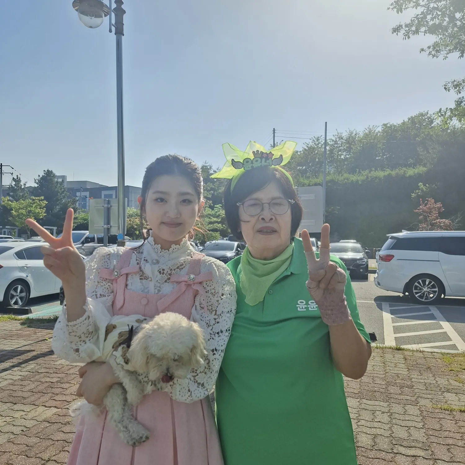 Behind-the-scenes cut of Yoon Yoonseo