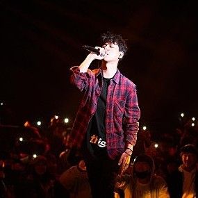 Behind-the-scenes cut of Park Jeongmin