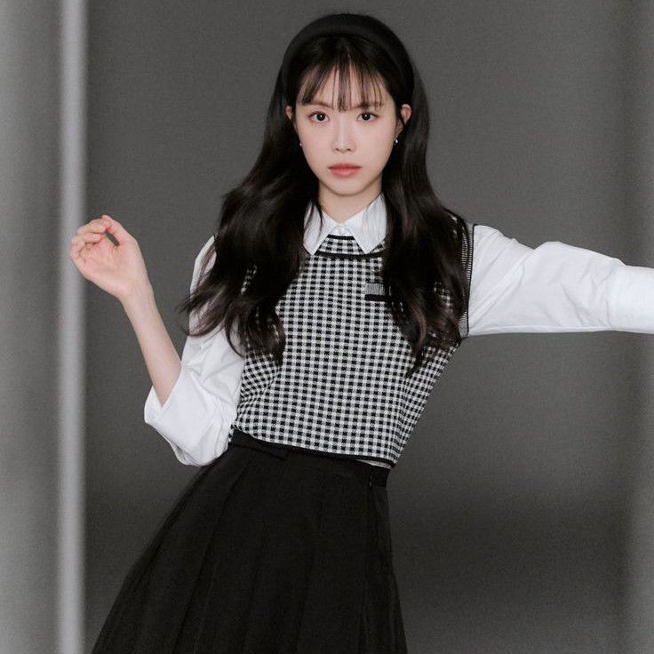 Recent activity shot of Son Naeun