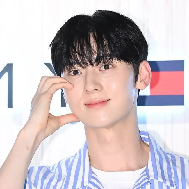Recent activity shot of Hwang Minhyun