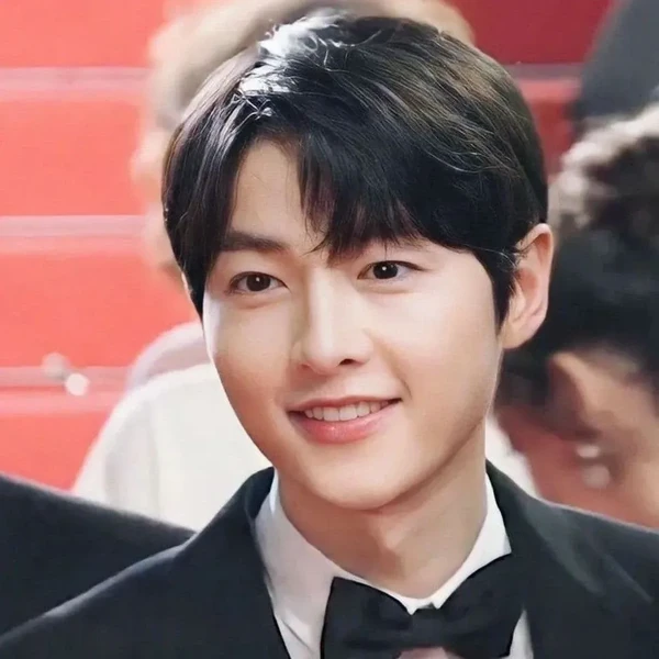 Representative photo of Song Joongki showing their charm