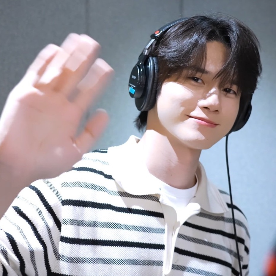 A moment captured by a fan of Ong Seongwu