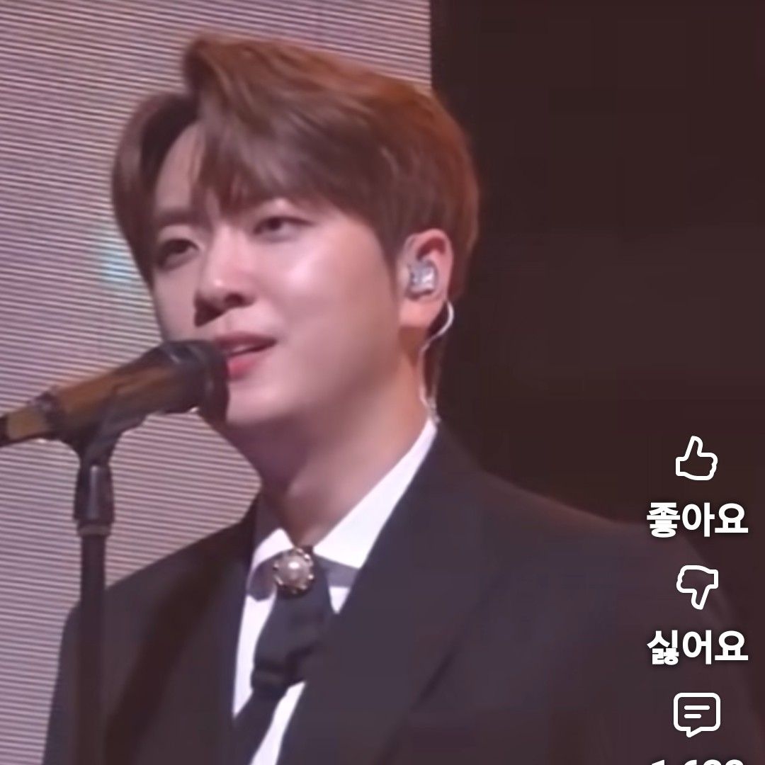 A moment captured by a fan of Forestella