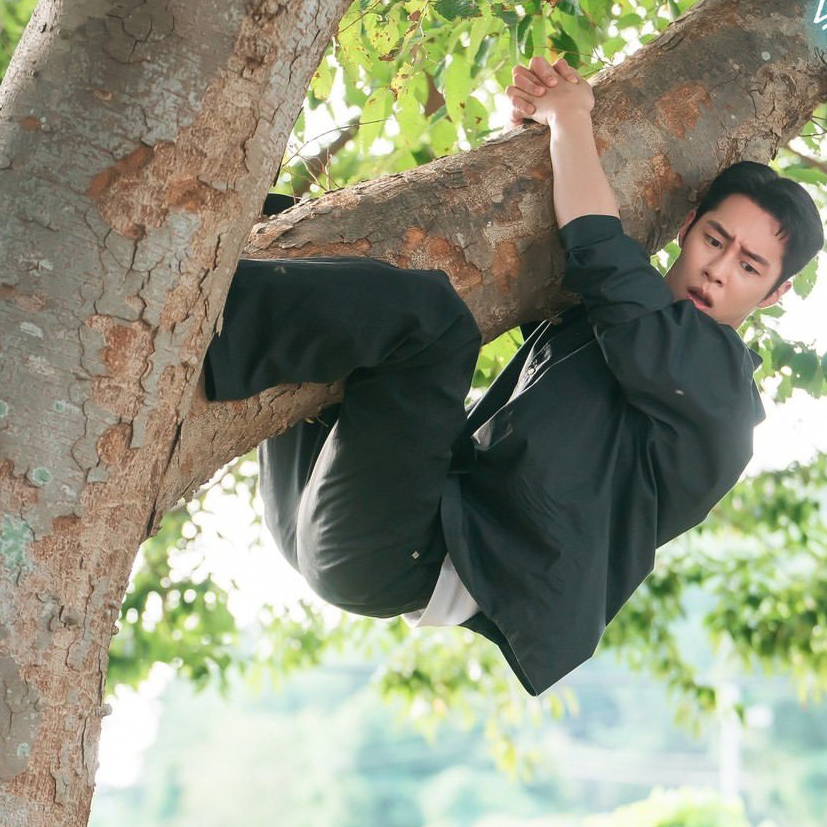 Behind-the-scenes cut of Lee Jaewook