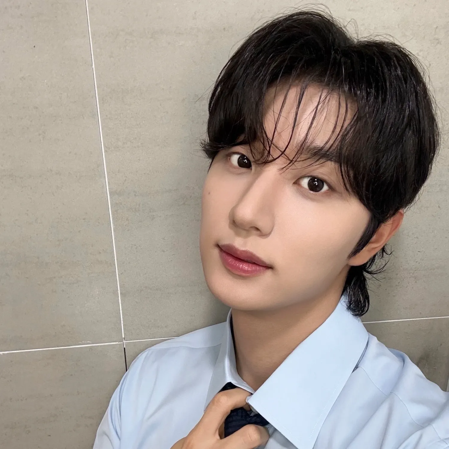 Behind-the-scenes cut of Kim Jaewon