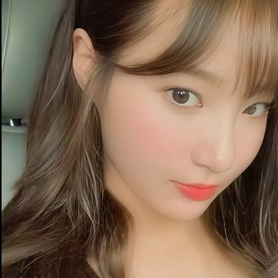 A moment captured by a fan of Yeonwoo