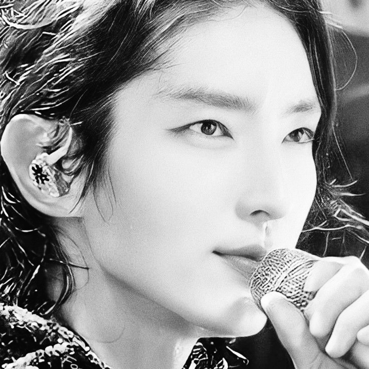 A moment captured by a fan of Lee Joongi