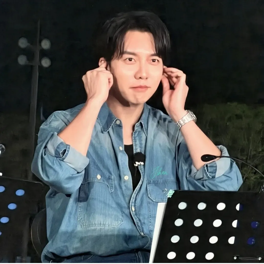 Foto kegiatan terbaru dari Lee Seunggi