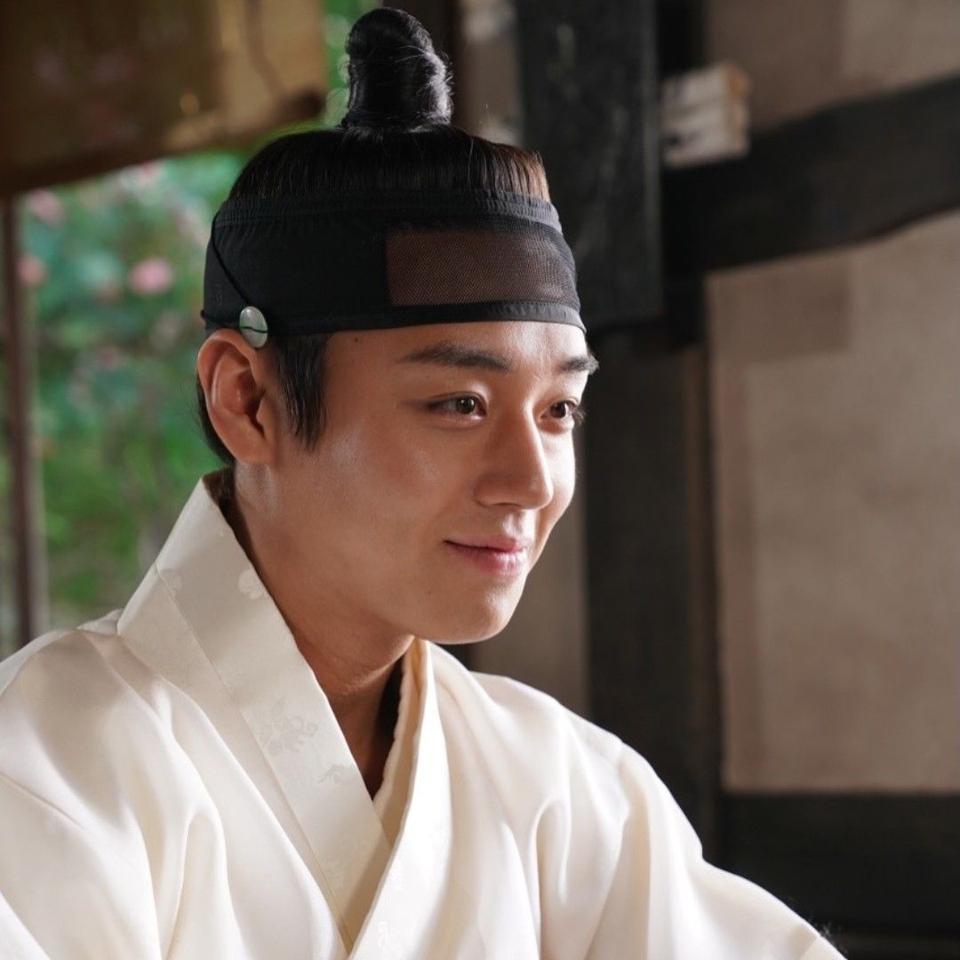 Behind-the-scenes cut of Park Jihoon