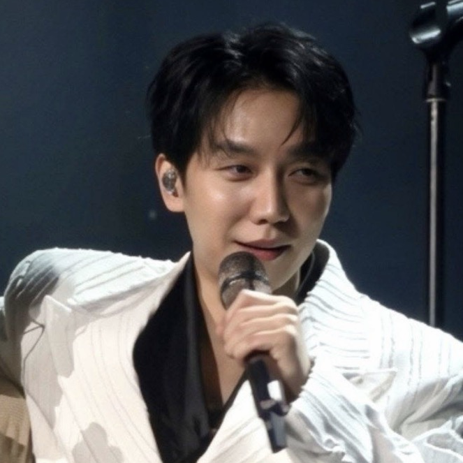 イ・スンギの最近の活動ショット