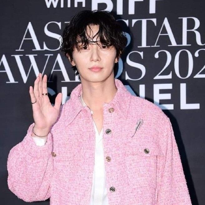 Behind-the-scenes cut of Park Seojoon