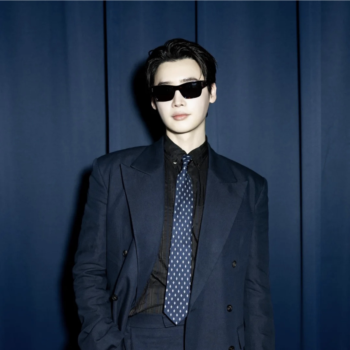 A moment captured by a fan of Lee Jongsuk