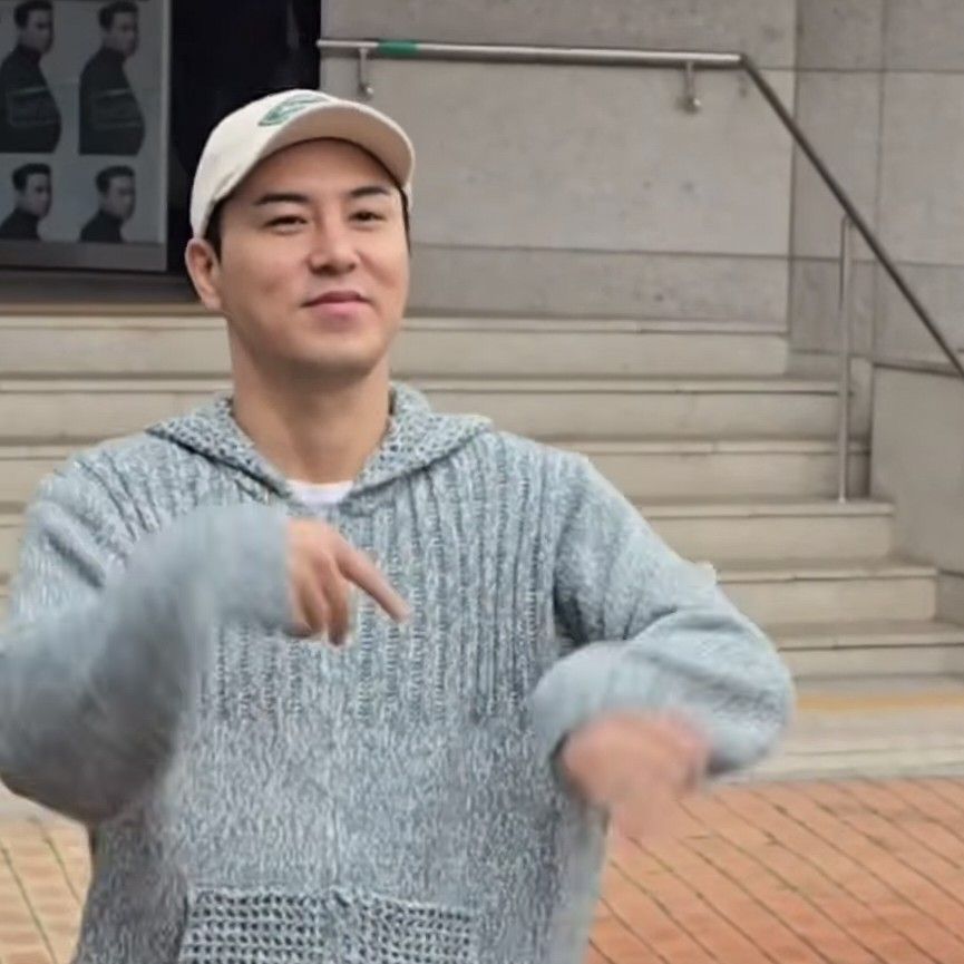 チャン・ミンホの最近の活動ショット