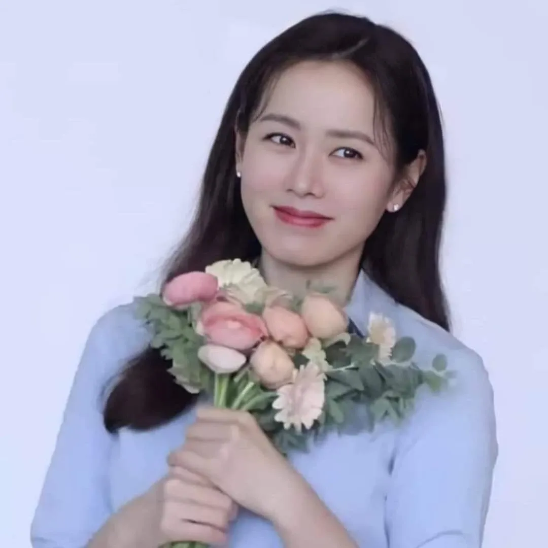 손예진 최근 활동샷