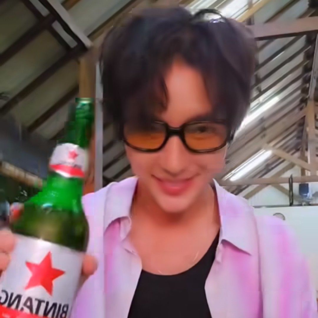 Behind-the-scenes cut of Lee Joongi