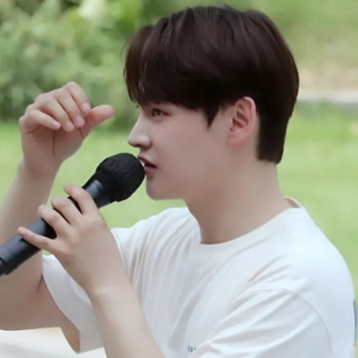 박서진의 비하인드 컷