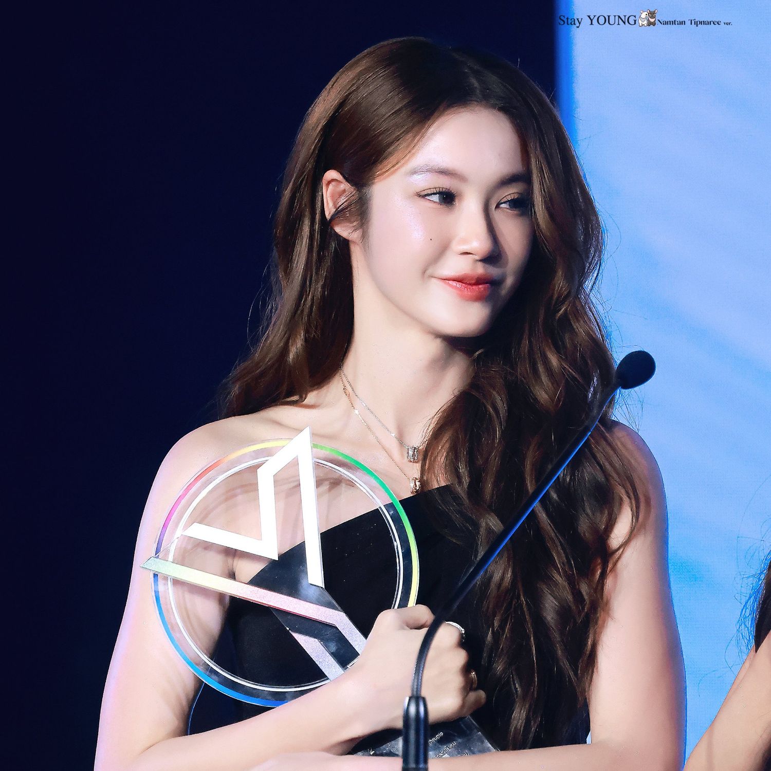 A moment captured by a fan of Namtan Tipnaree Weerawatnodom