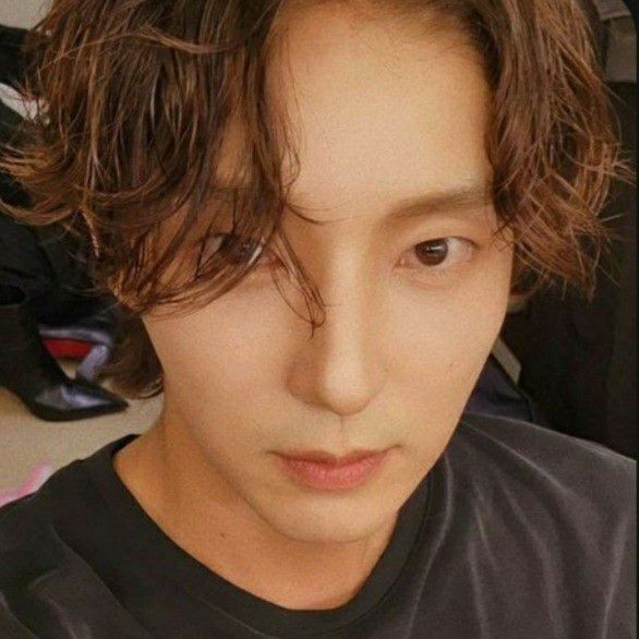 Behind-the-scenes cut of Lee Joongi