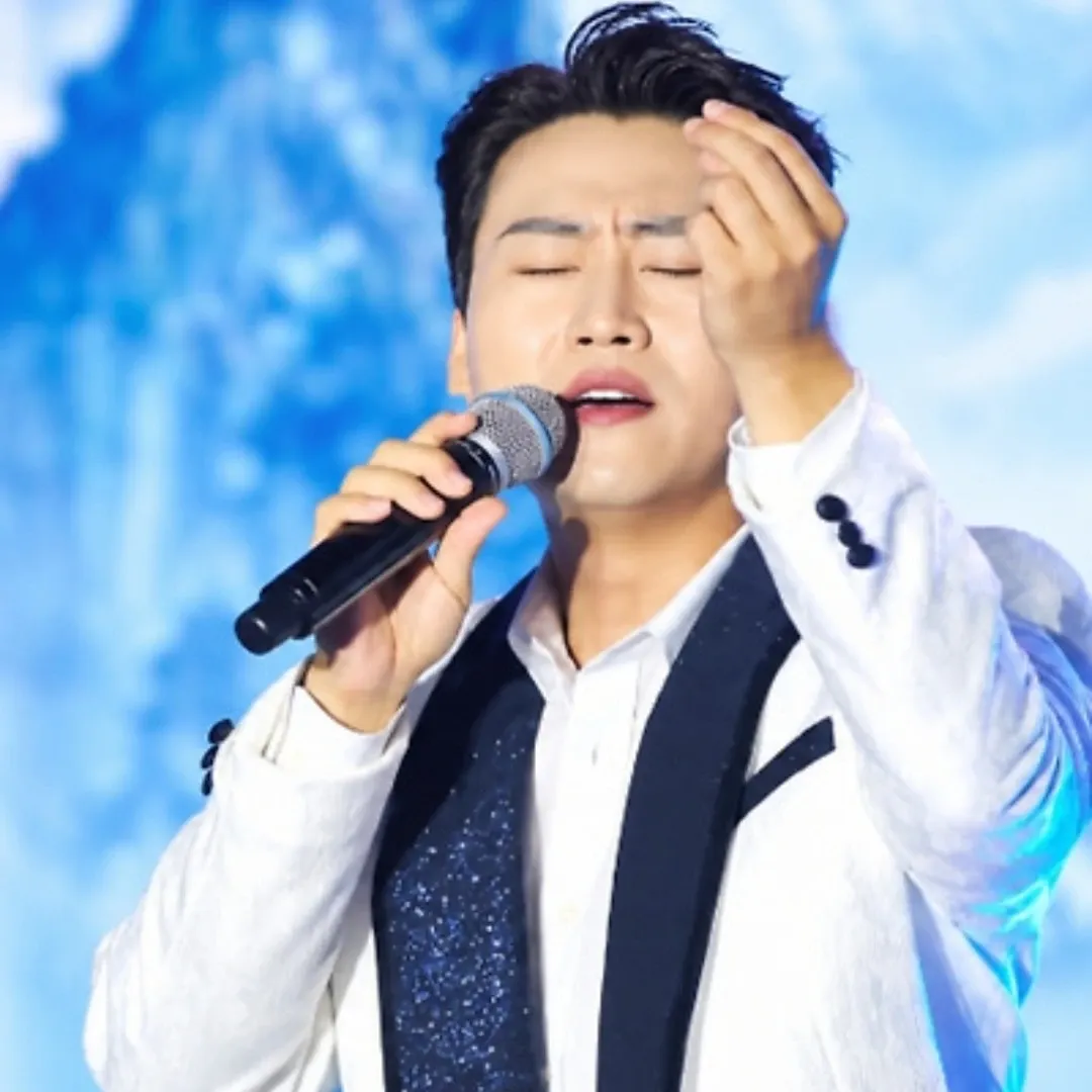 Behind-the-scenes cut of Min Soohyun