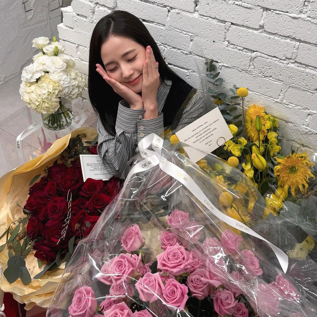 Latest photo of Jisoo (1995)