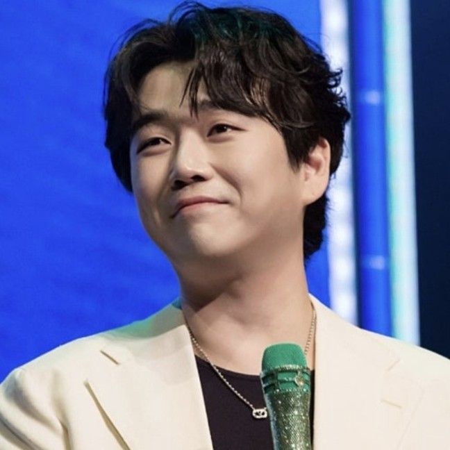 Behind-the-scenes cut of Hwang Youngwoong