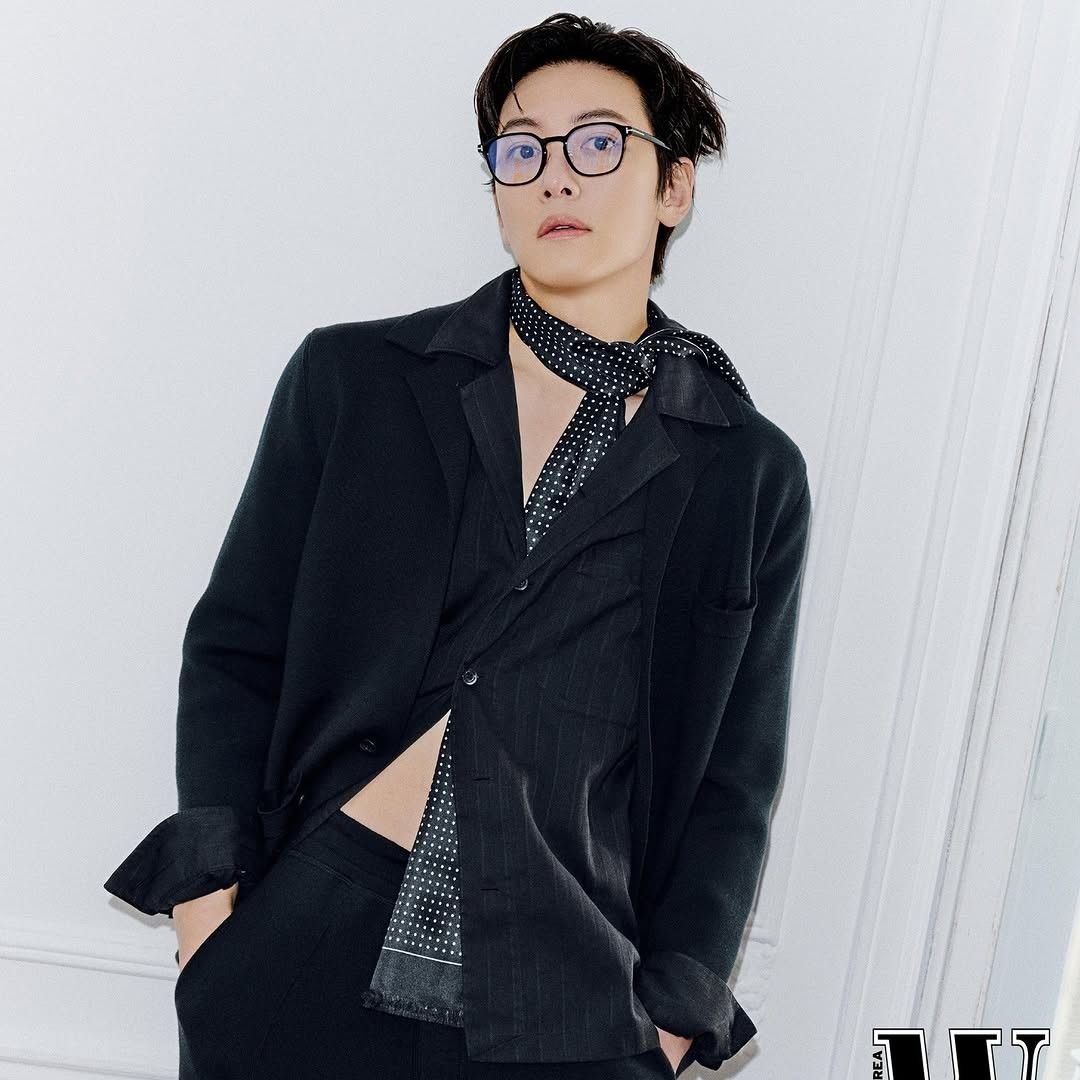 Behind-the-scenes cut of Ji Changwook