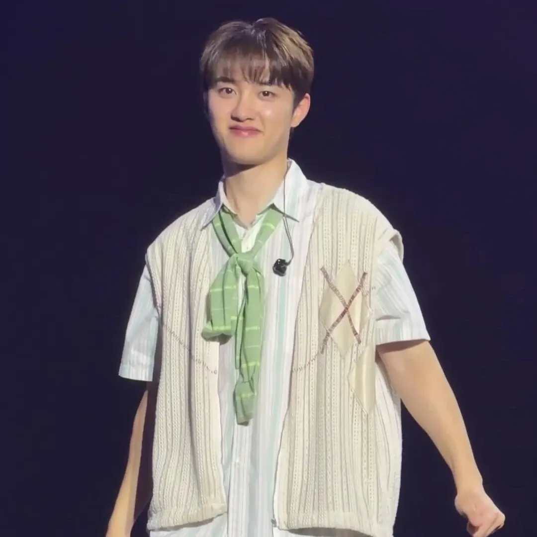 A moment captured by a fan of Doh Kyungsoo (D.O.)