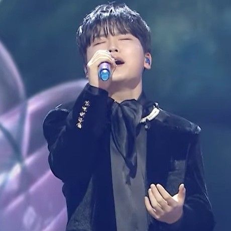 A moment captured by a fan of Park Sungon