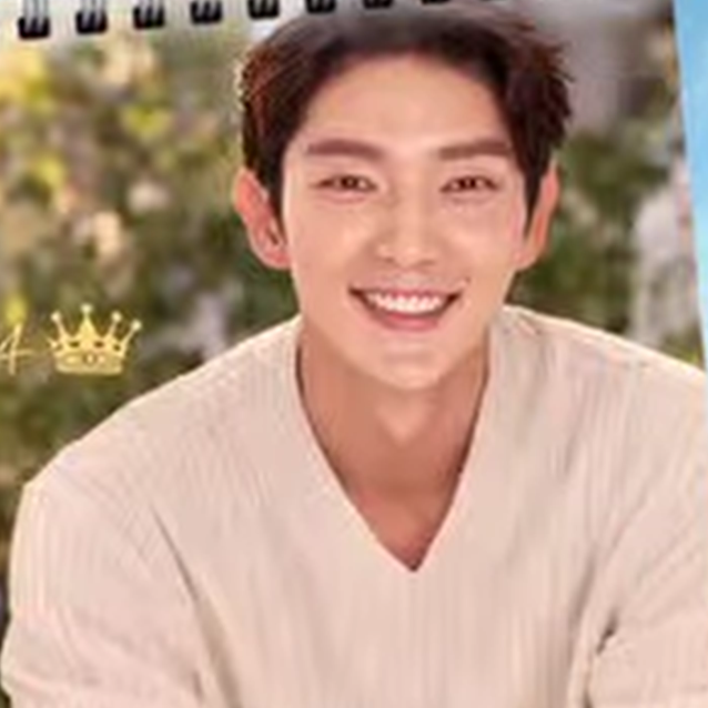 Behind-the-scenes cut of Lee Joongi