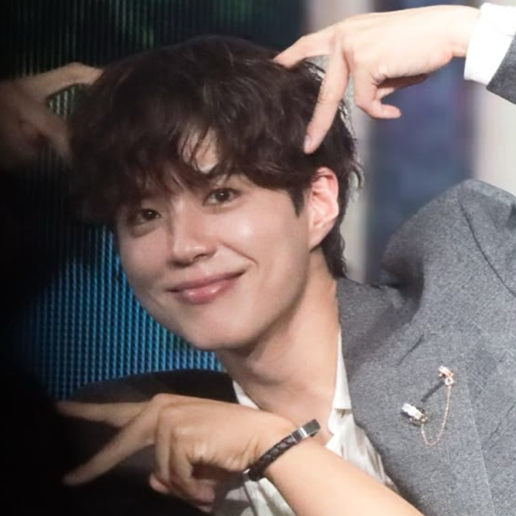 Latest photo of Park Bogum