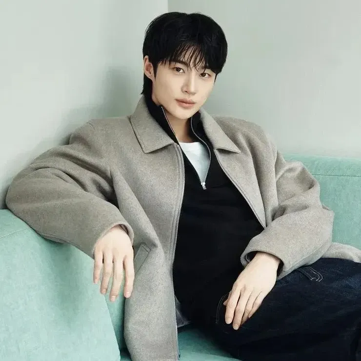 Behind-the-scenes cut of Byeon Wooseok