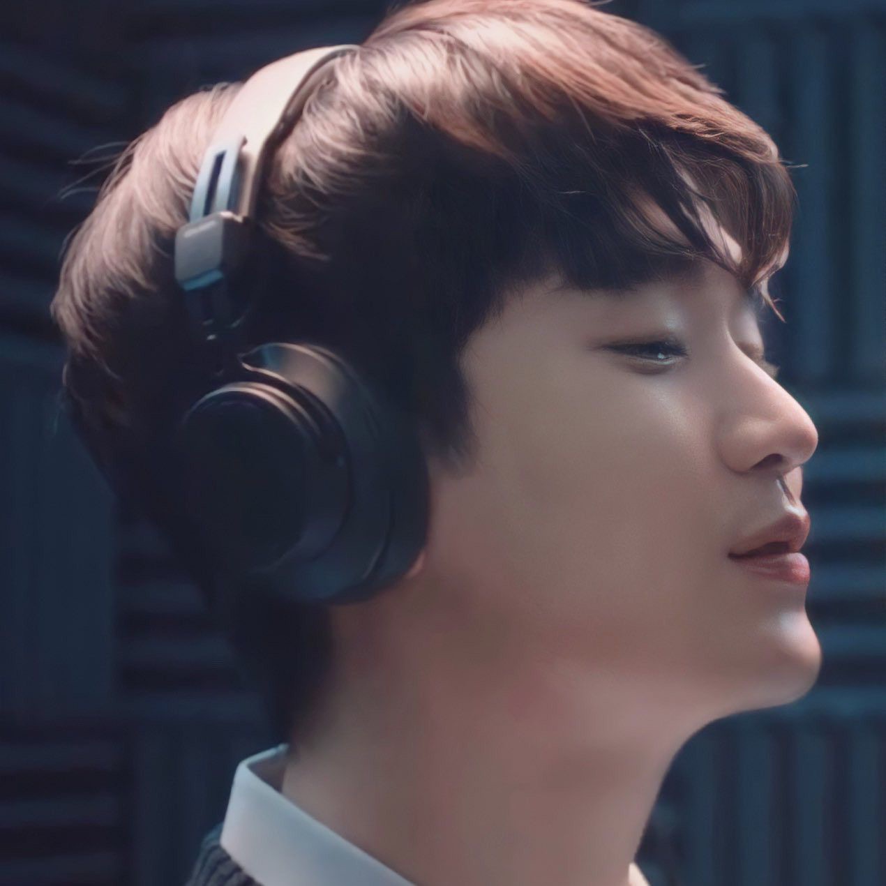 Behind-the-scenes cut of Kim Soohyun