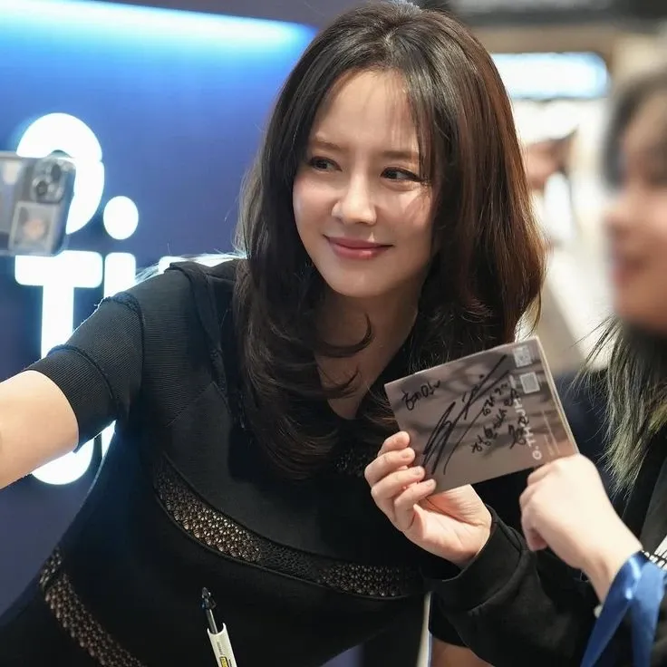 Foto kegiatan terbaru dari Song Jihyo