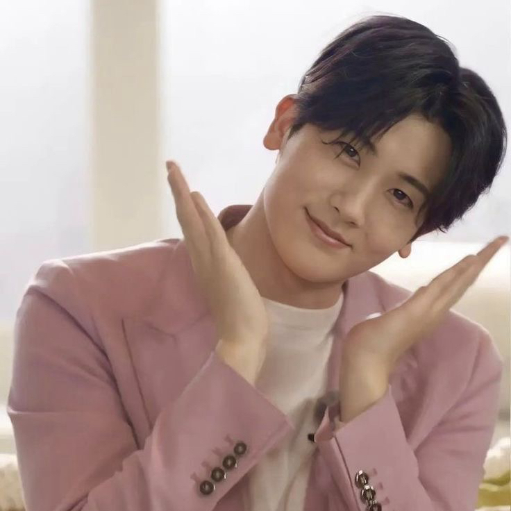 Recent activity shot of Park Hyungsik