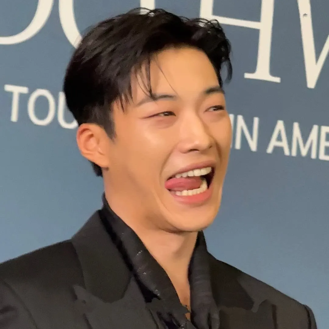 Behind-the-scenes cut of Woo Dohwan