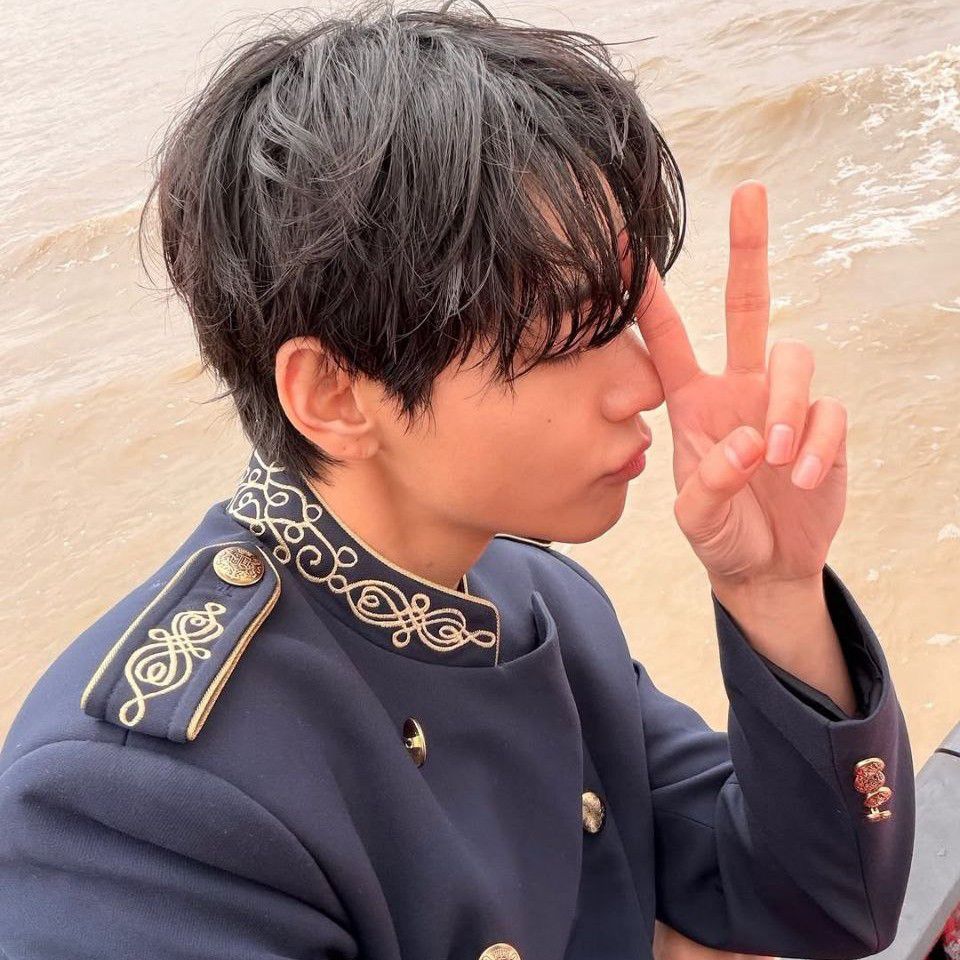 Behind-the-scenes cut of Kim Taehyung (V)