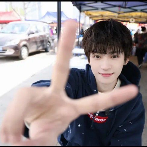 Recent activity shot of Zi Yu