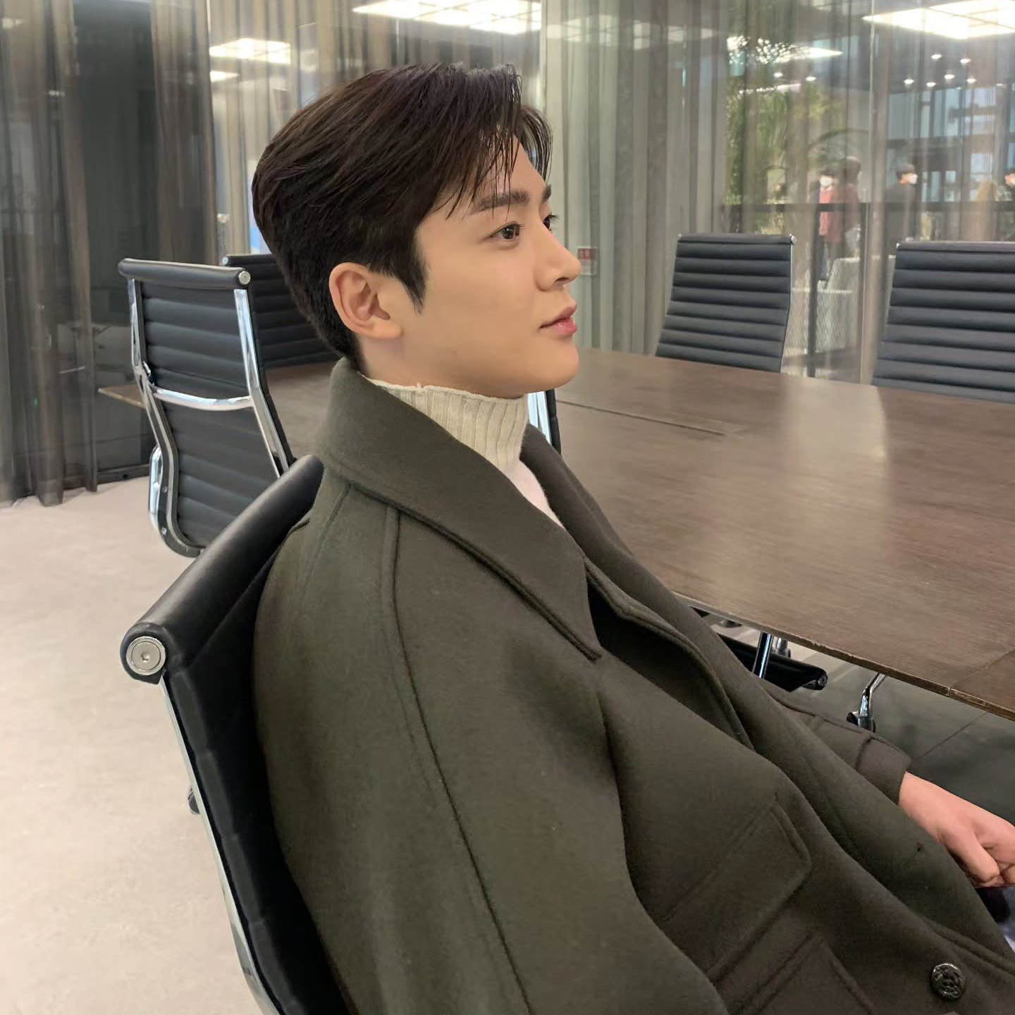 Cuplikan di balik layar dari Rowoon