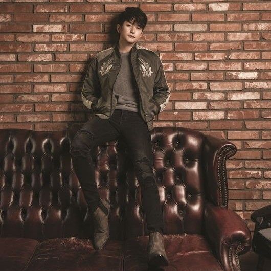 Behind-the-scenes cut of Park Sihoo