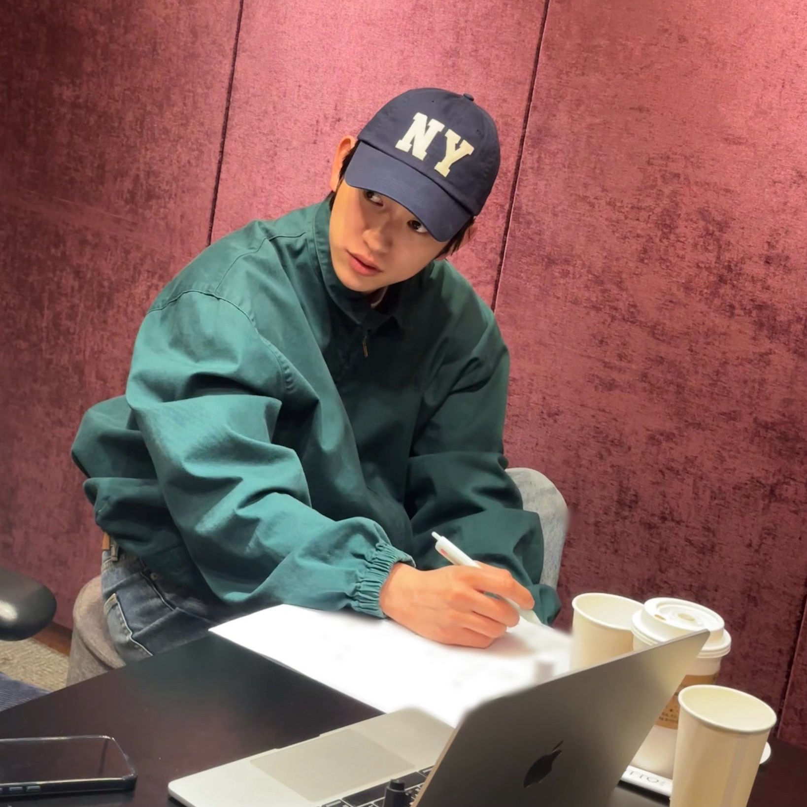 粉丝拍下的朴珍荣瞬间