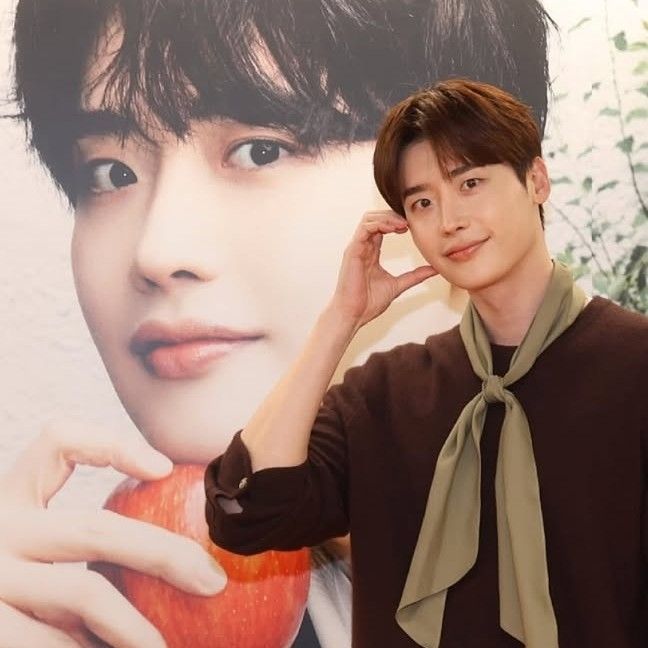 Behind-the-scenes cut of Lee Jongsuk