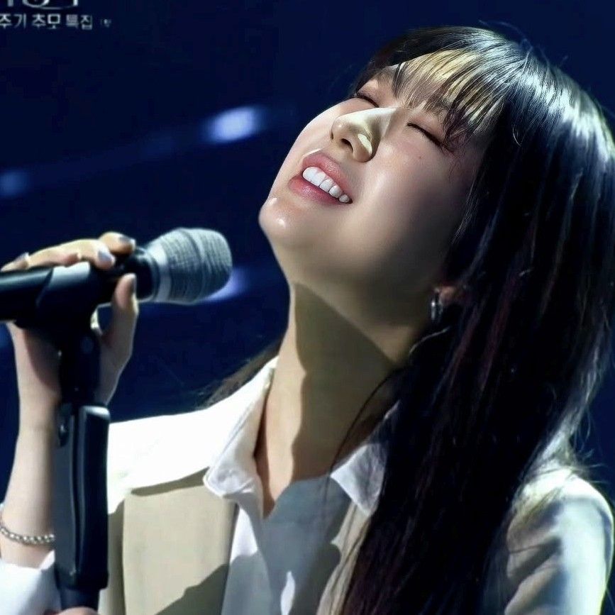 Cuplikan di balik layar dari Jeon Yujin