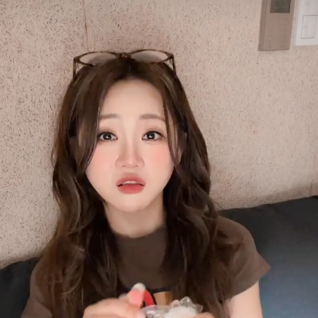 홍지윤 최근 활동샷
