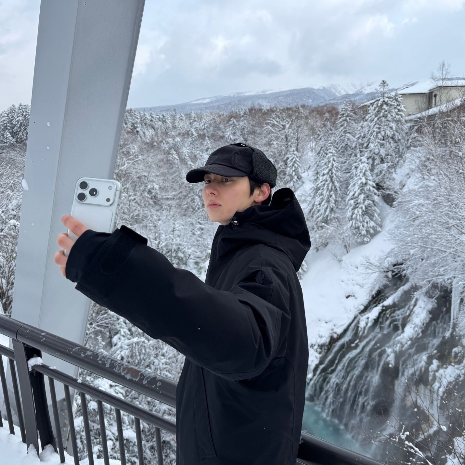 Recent activity shot of Hwang Minhyun